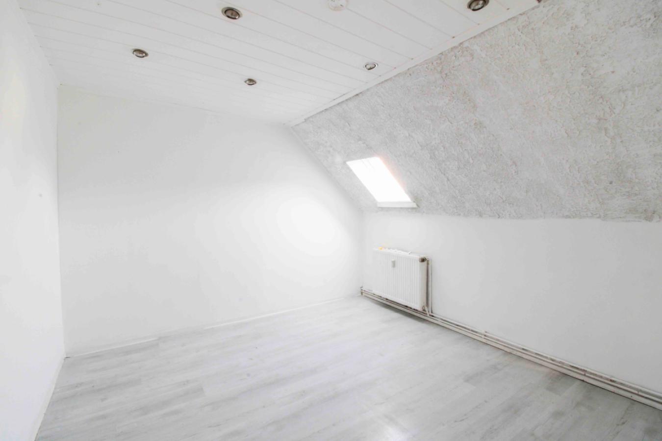 Schlafzimmer III
