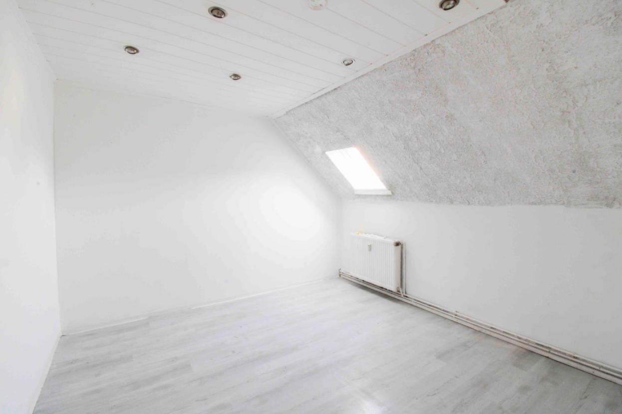 Schlafzimmer III