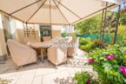 Terrasse vorn mit Bepflanzung