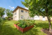 Rückseite Blick mit Garage