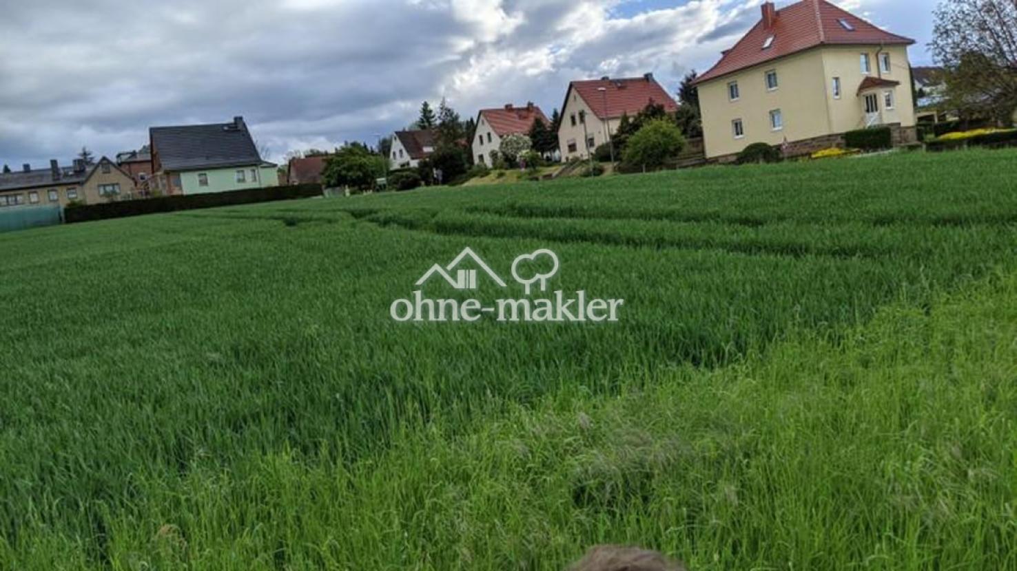 Blick von Grundstück aufs Feld