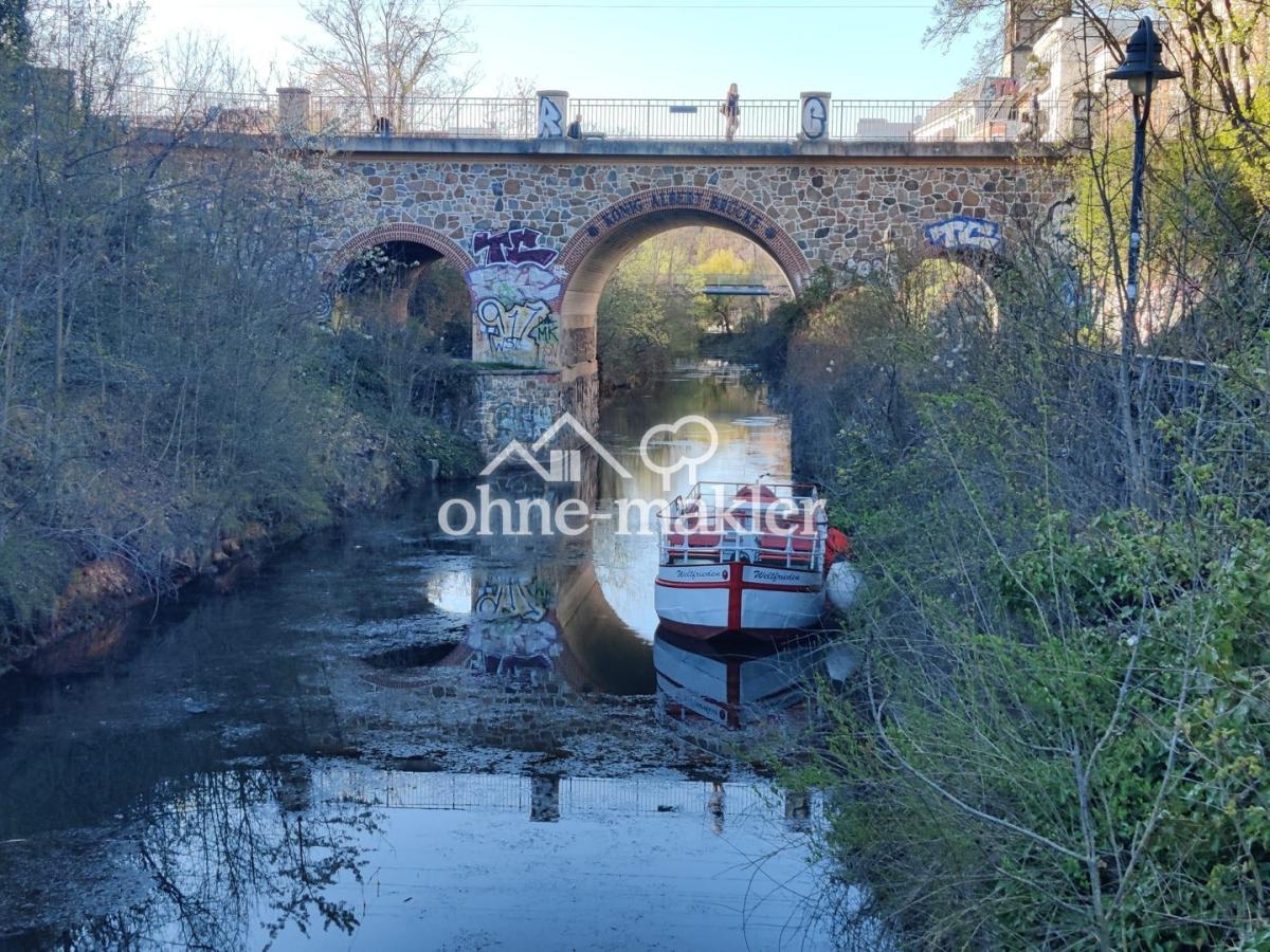 surroundings - canal