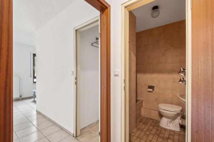 Wohnung rechts