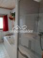 Badewanne und Dusche