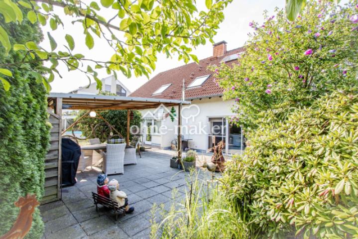 Garten mit Überdachung