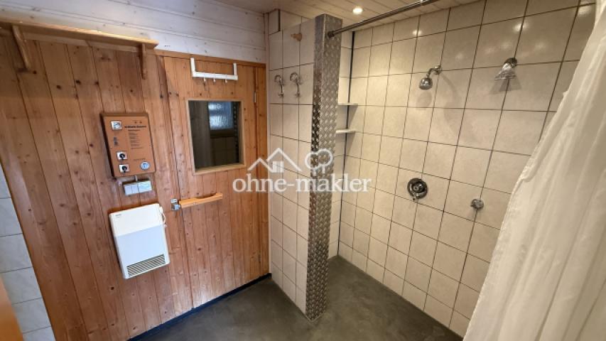 Sauna mit Dusche