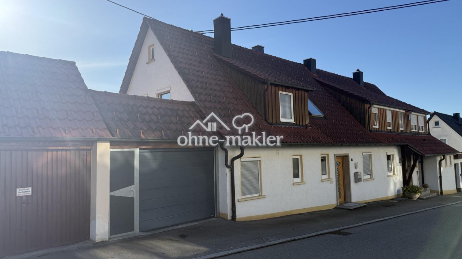Nordansicht mit Garage