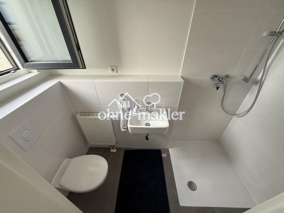EG Badezimmer mit Dusche