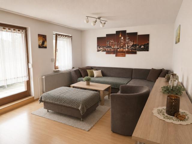 EG_Wohnzimmer-Ecksofa_KI