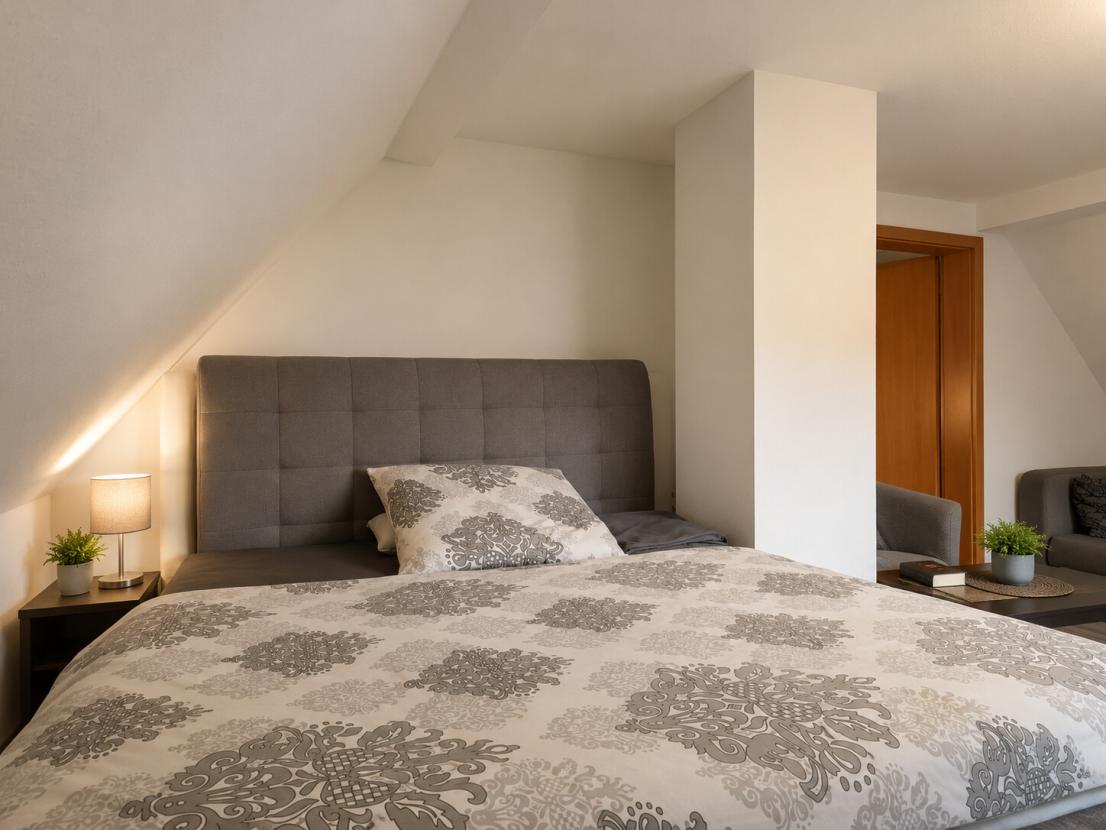 DG_Schlafzimmer-Dachschraege_KI
