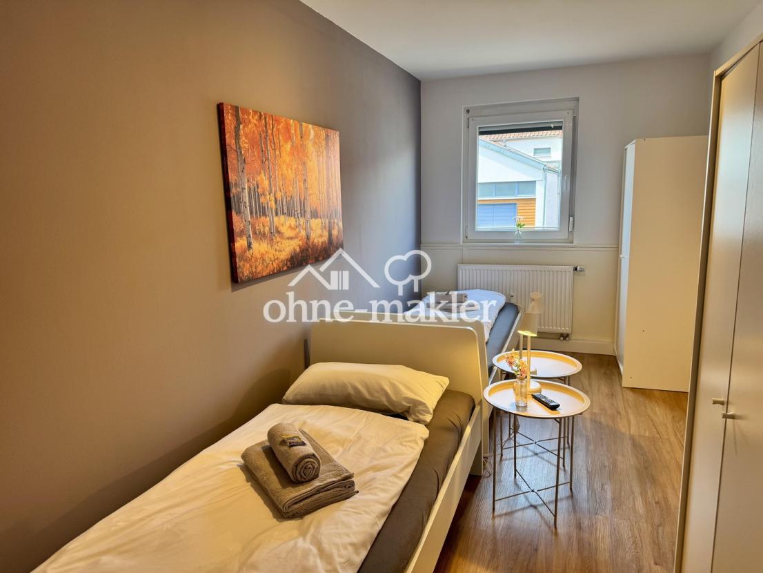 ROOM2