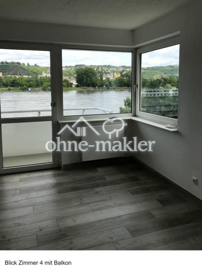 Esszimmer mit Balkon 