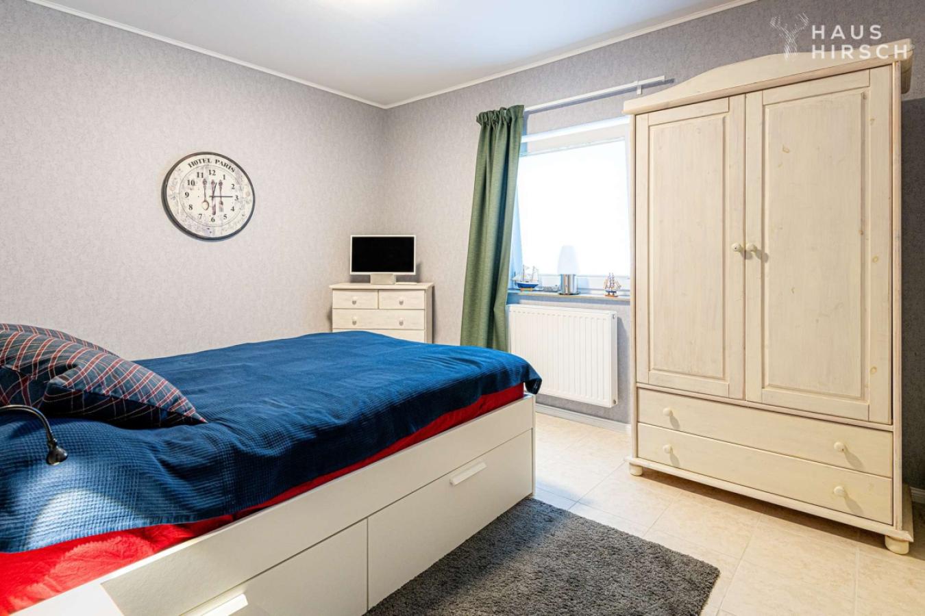 Schlafzimmer 1