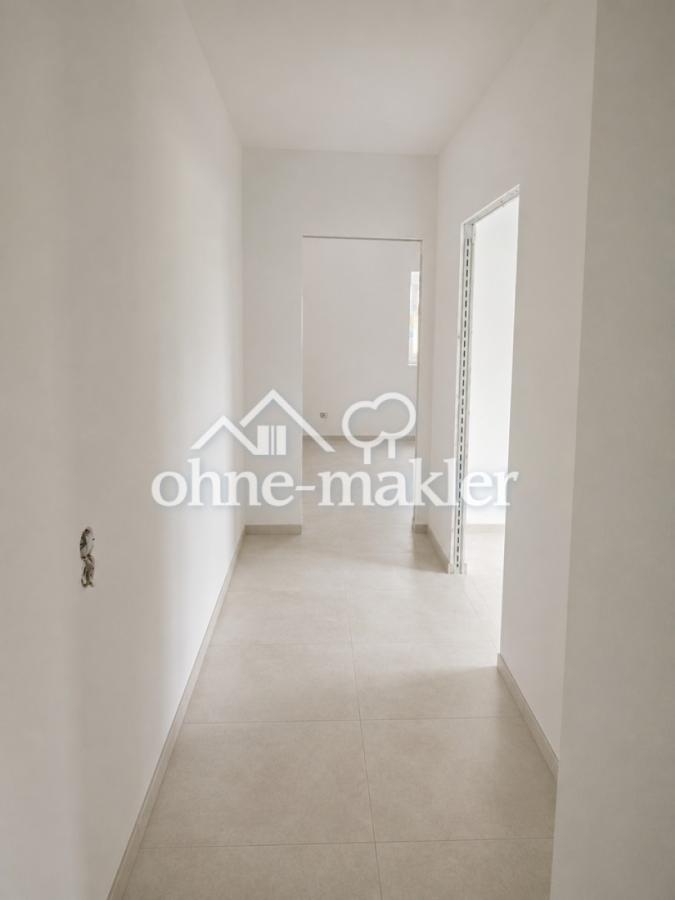 WE 1:Flur - Blick Zimmer 1 + 2