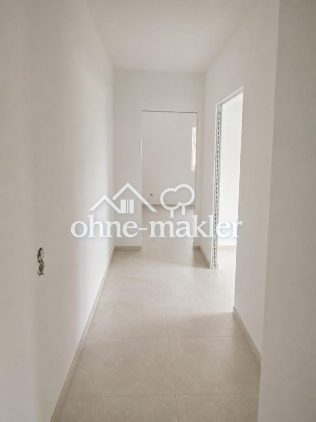 WE 1:Flur - Blick Zimmer 1 + 2