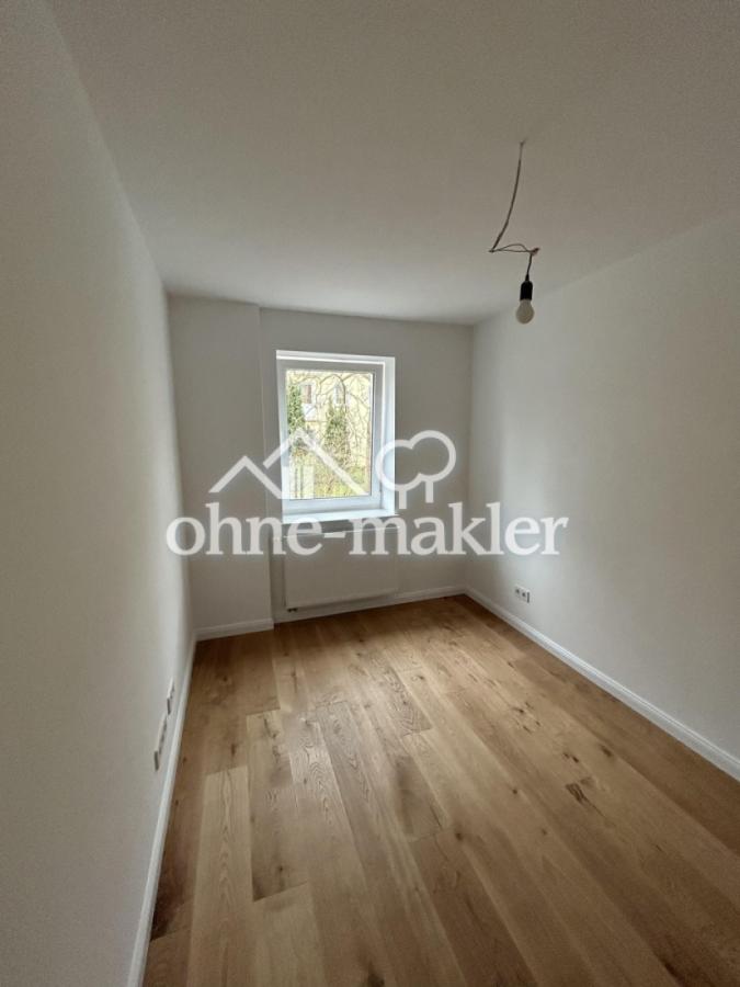 Schlafzimmer / Arbeitszimmer