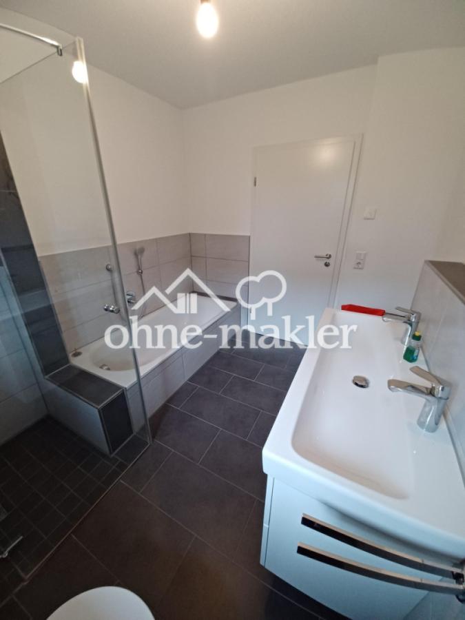Badezimmer /-wanne