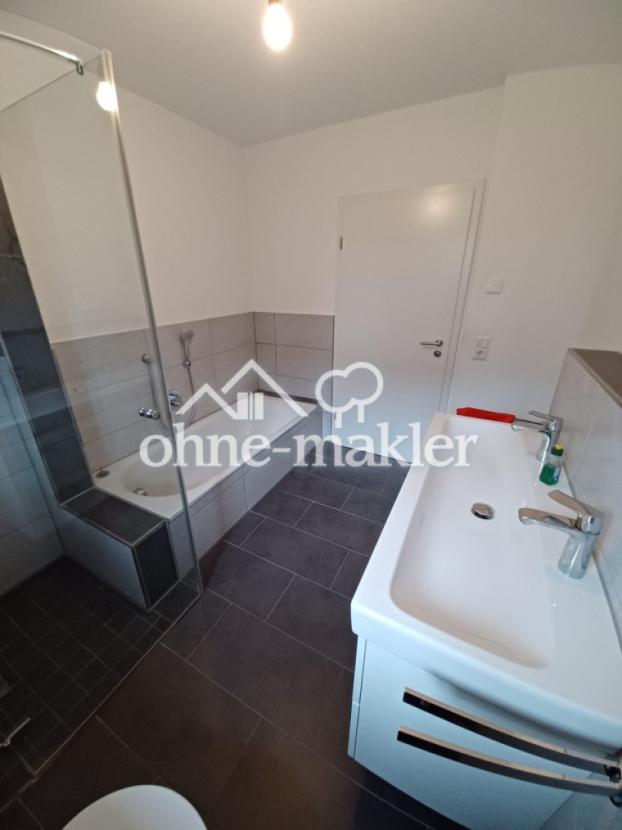 Badezimmer /-wanne