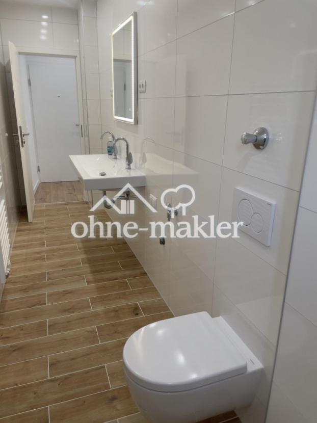 Hänge-WC u. Doppelwaschbecken