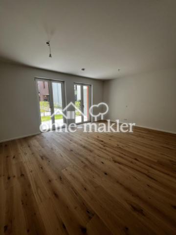 Wohnzimmer & Küche 