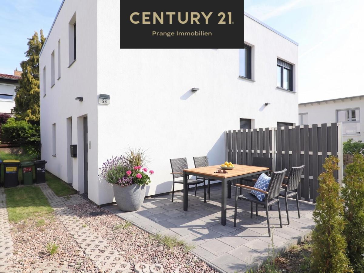 Freisitz, Parkplatz, Eingang