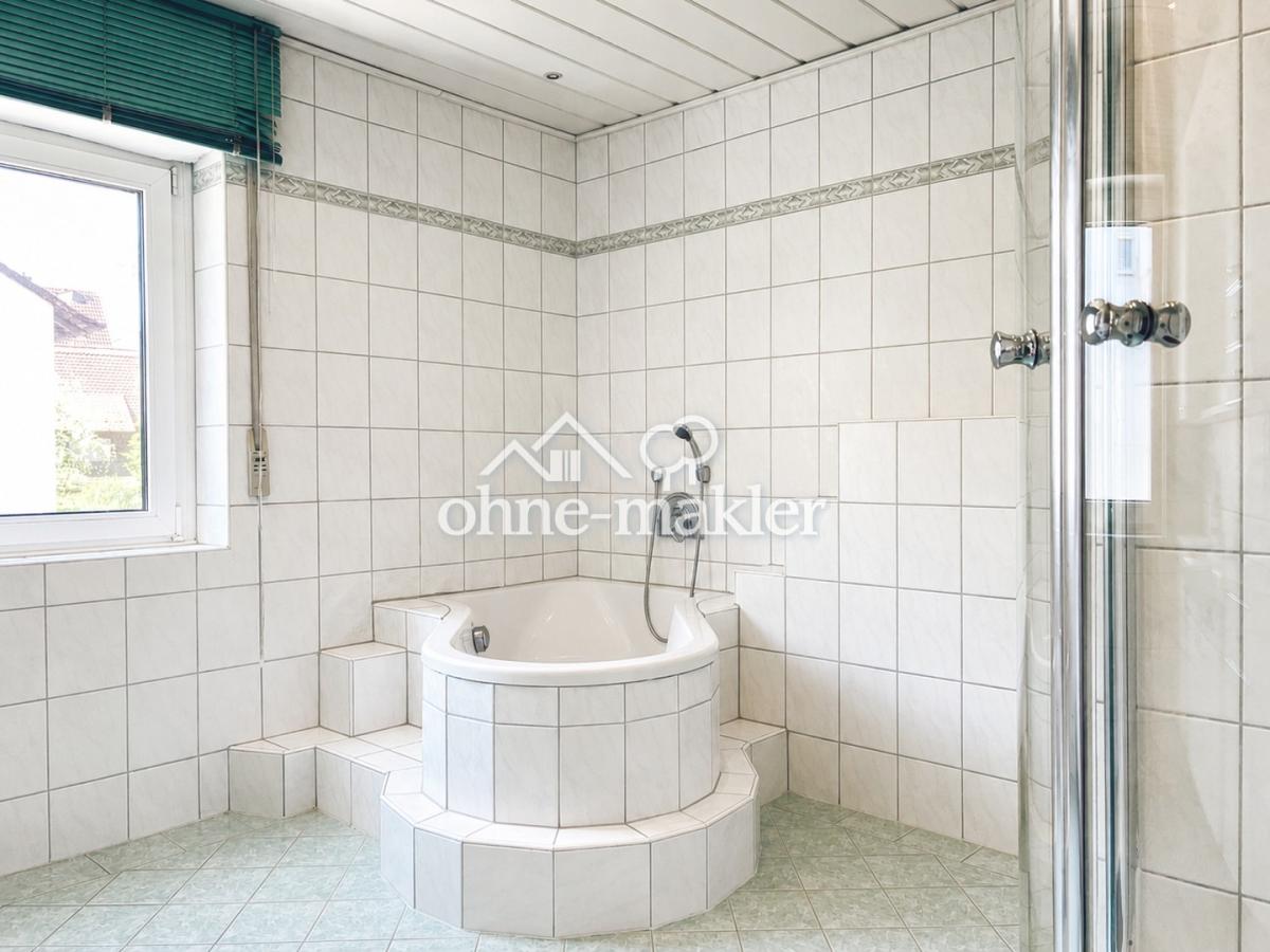Elternbad mit Badewanne