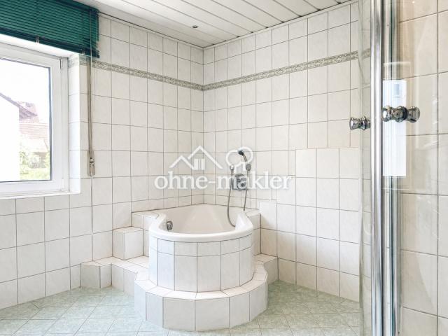Elternbad mit Badewanne
