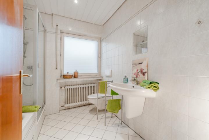 Badezimmer Ansicht 1 OG