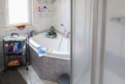 Wannen und Duschbad EG