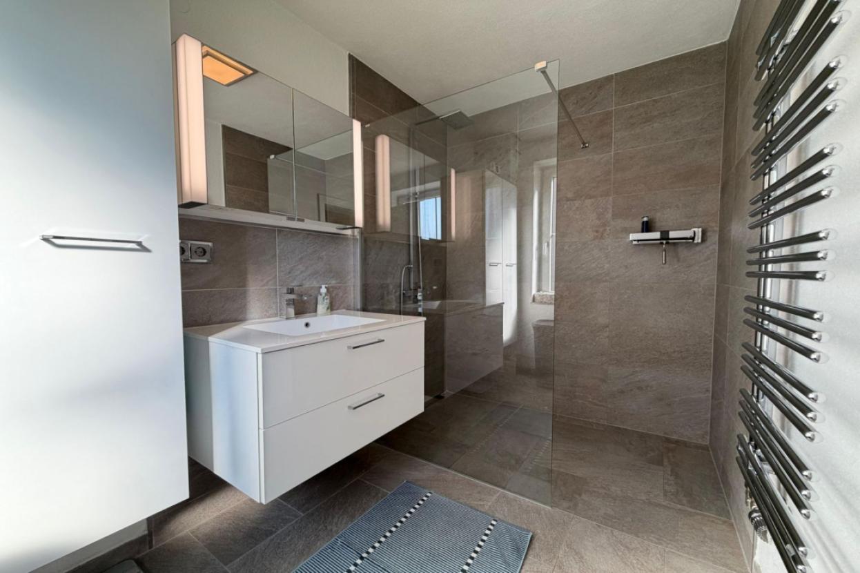 EG Bad mit Dusche
