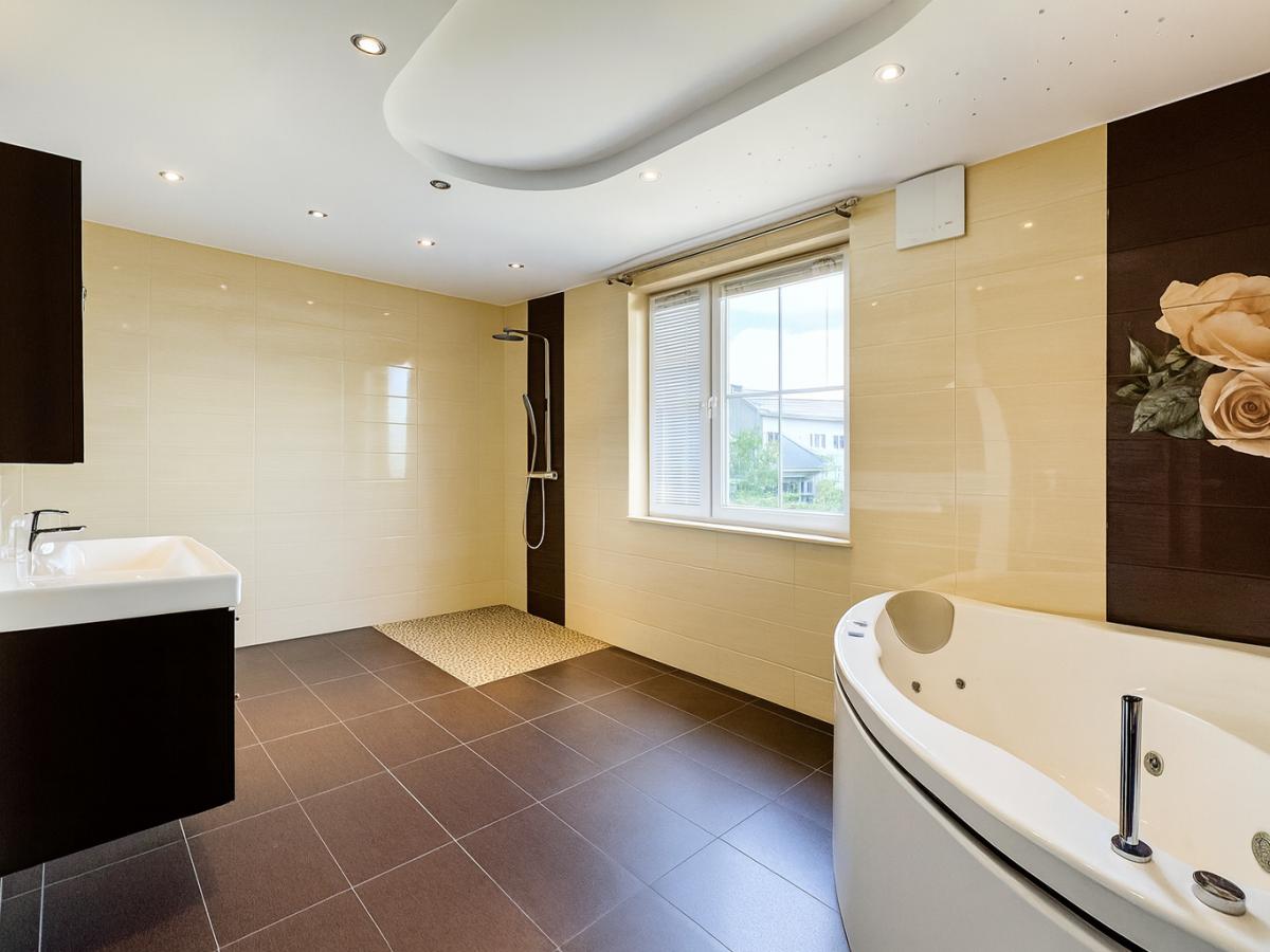 OG Bad Blick Dusche