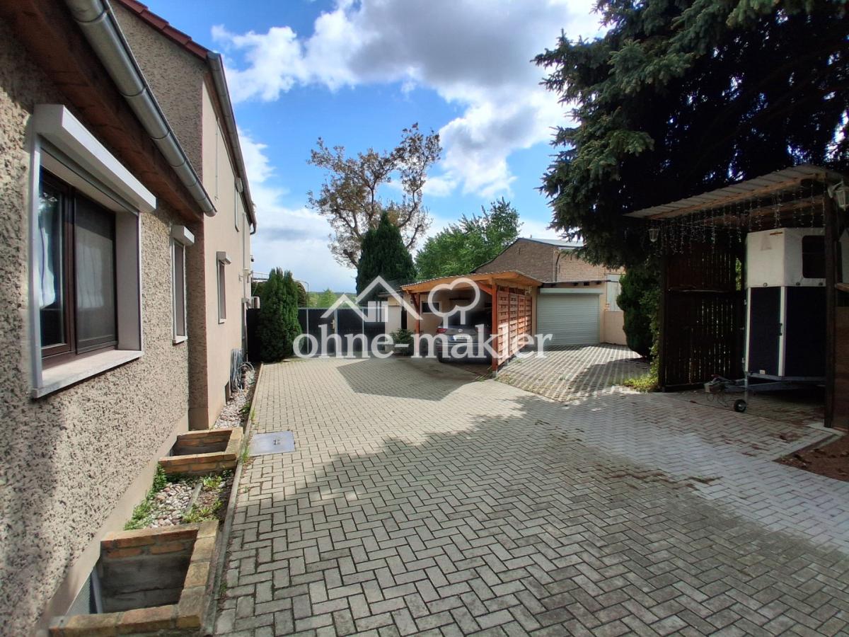 Carports, Garage, Hof