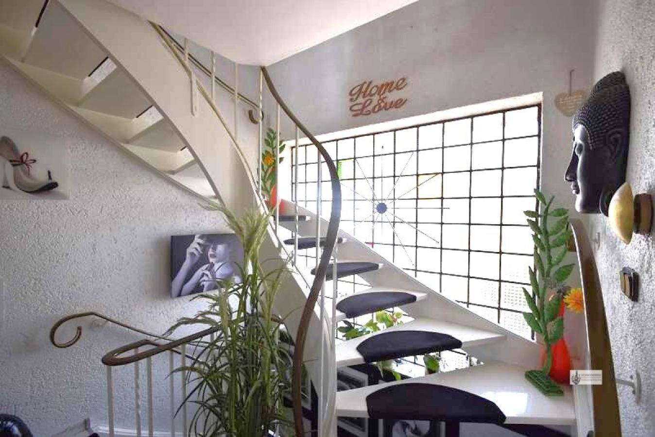 19 Treppe ins OG