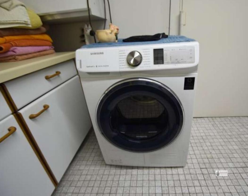 35 Waschmaschine im Keller