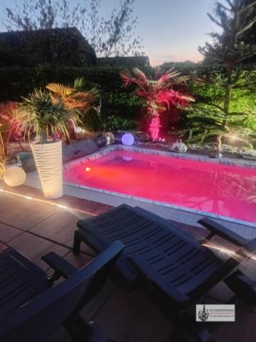50 a Pool mit Beleuchtung