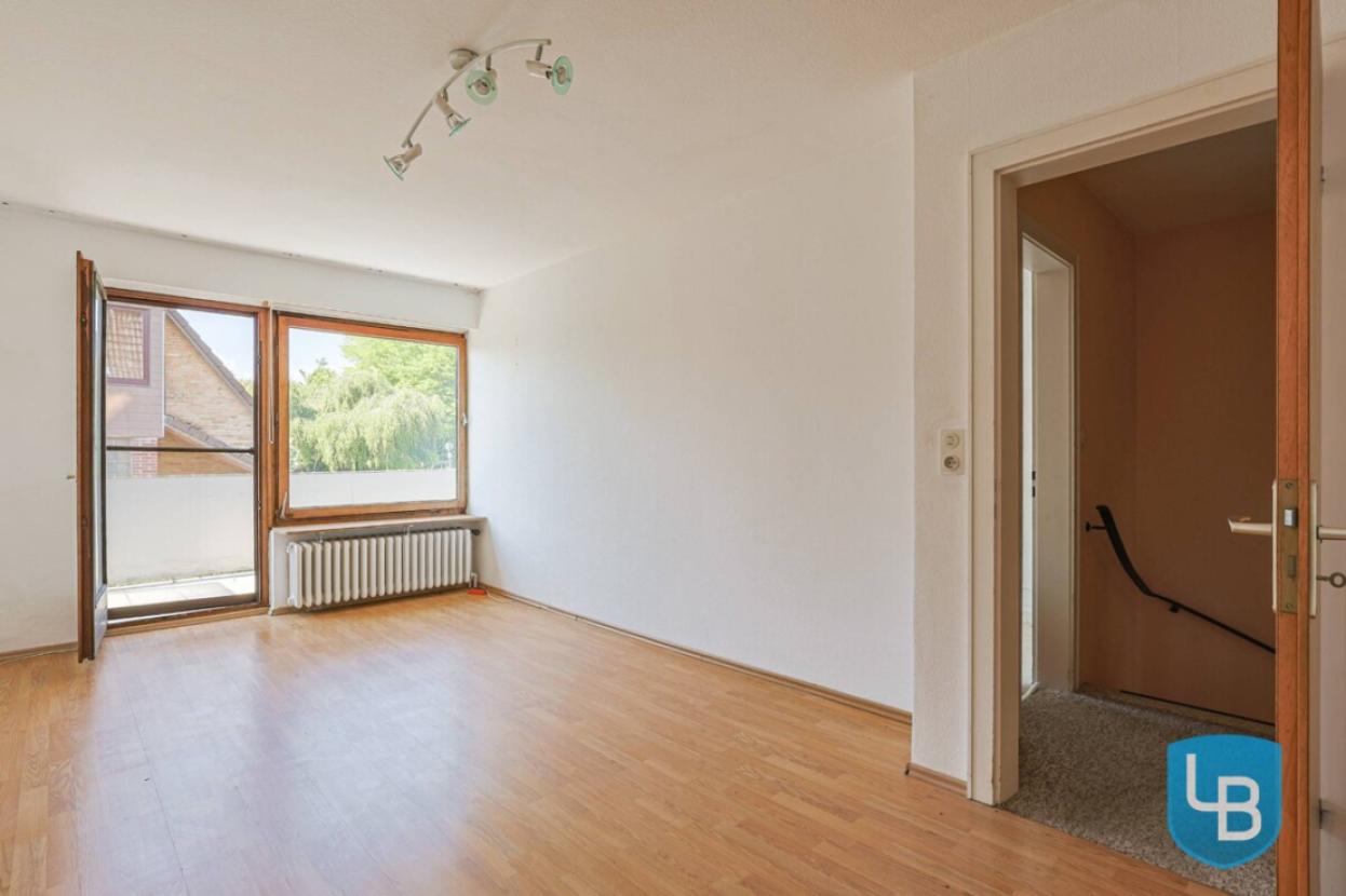 Zimmer mit Balkon
