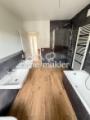 Großes Badezimmer