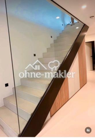 Einbauschrank unter der Treppe