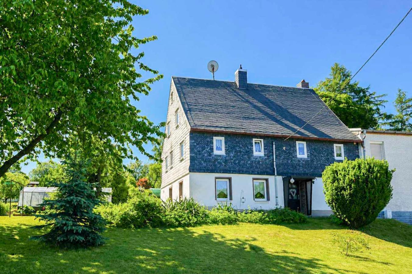 Haus mit Gartenblick
