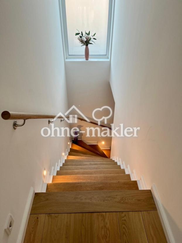 Treppe ins Obergeschoss