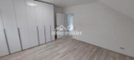 Schlafzimmer mit Einbauschrank