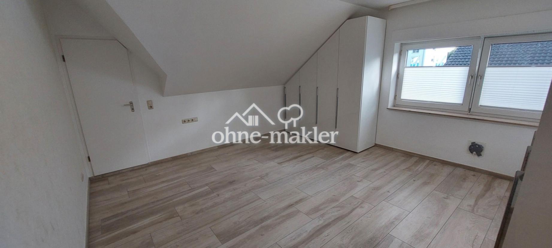 Schlafzimmer mit Einbauschrank