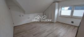 Schlafzimmer mit Einbauschrank