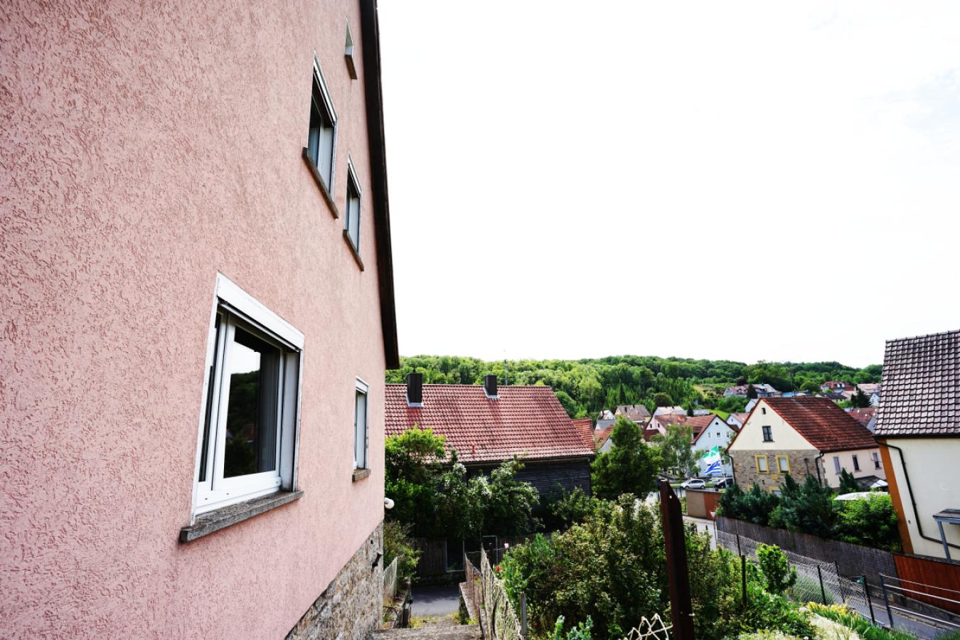 7_Ansicht Zugang Haus seitlich