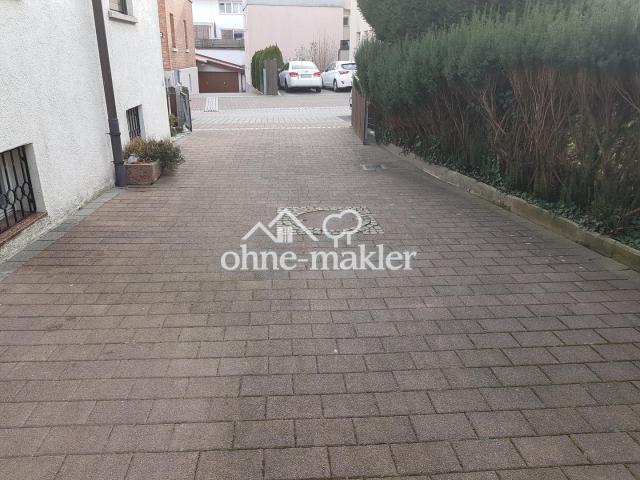 Hof / Stellplatz PKW