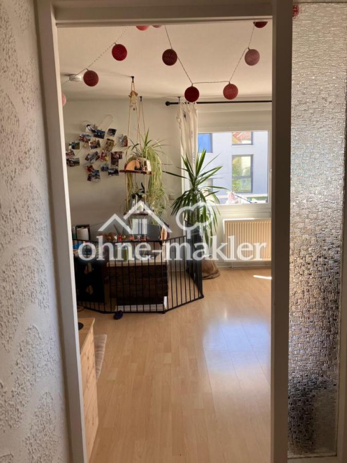 Blick Flur in Wohn-Esszimmer