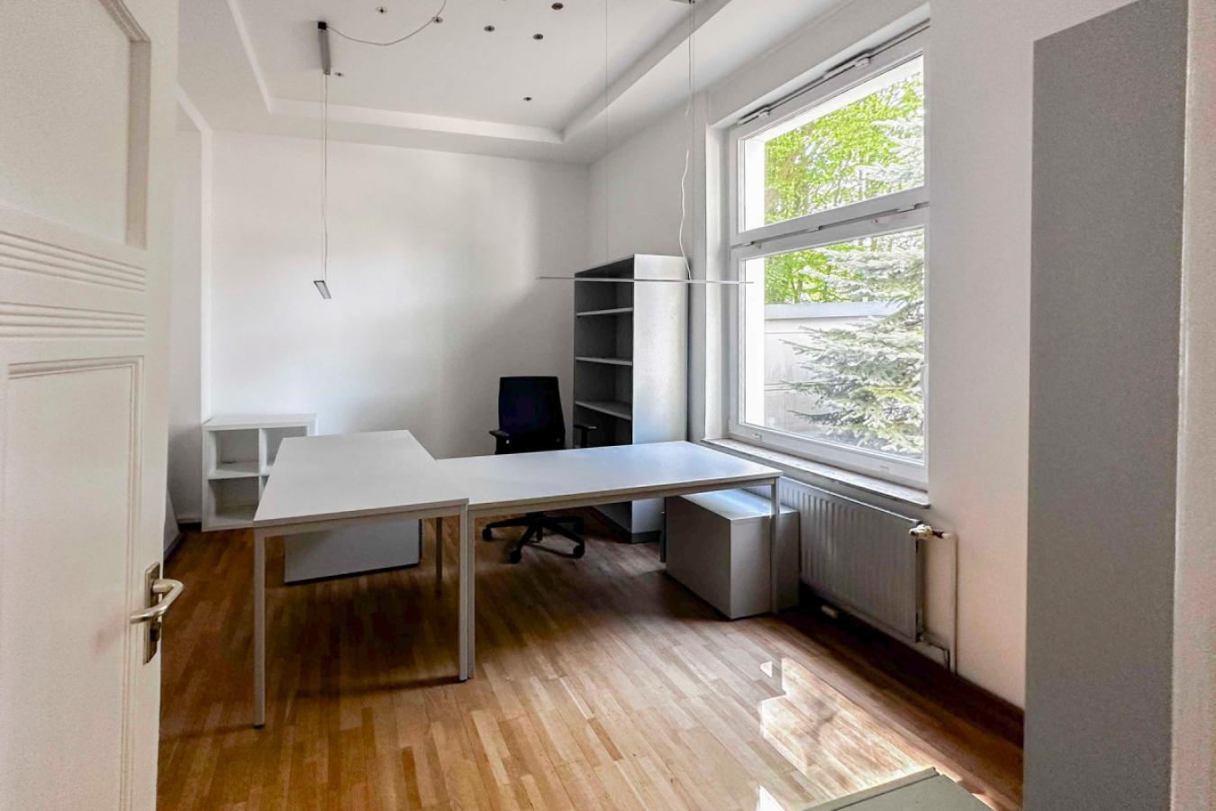 11. Büro