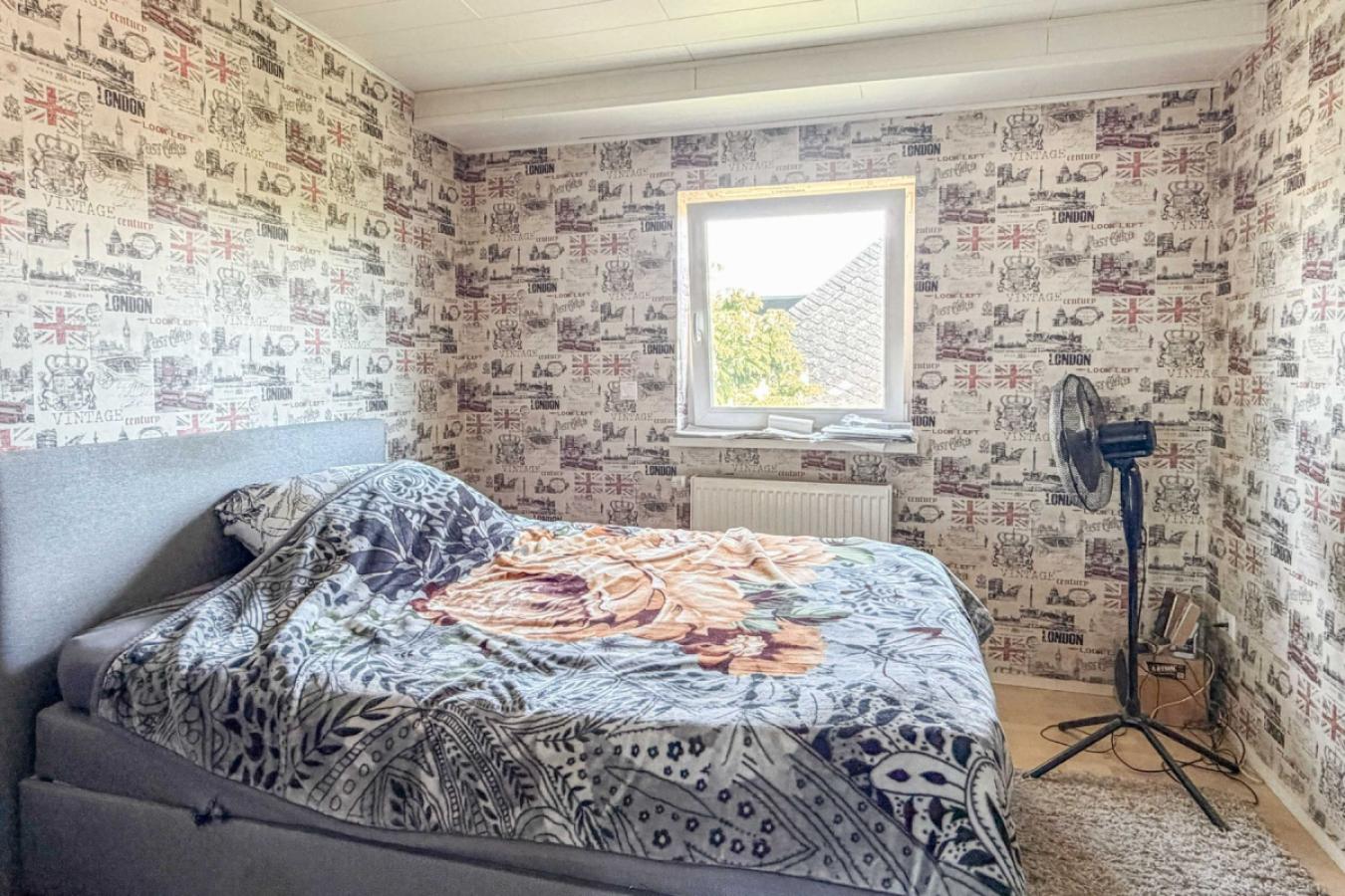Schlafzimmer 1