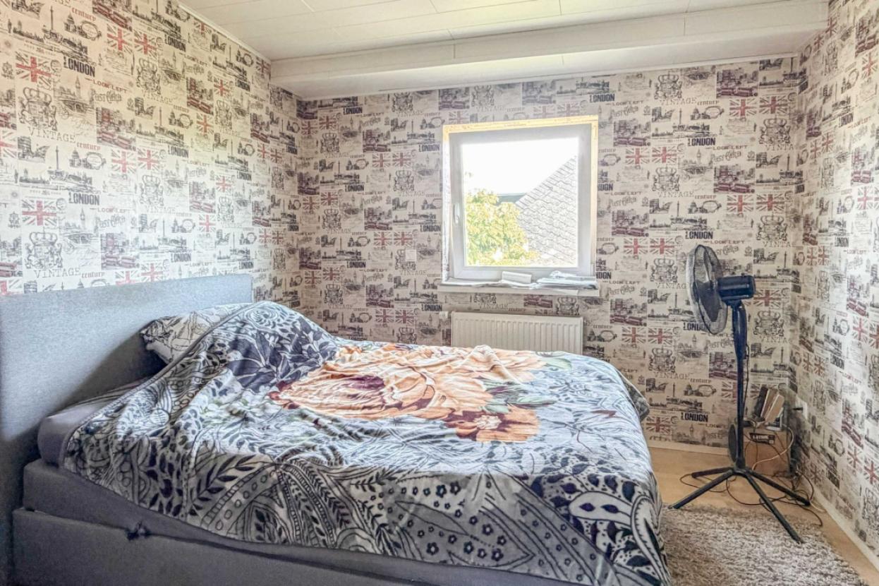 Schlafzimmer 1
