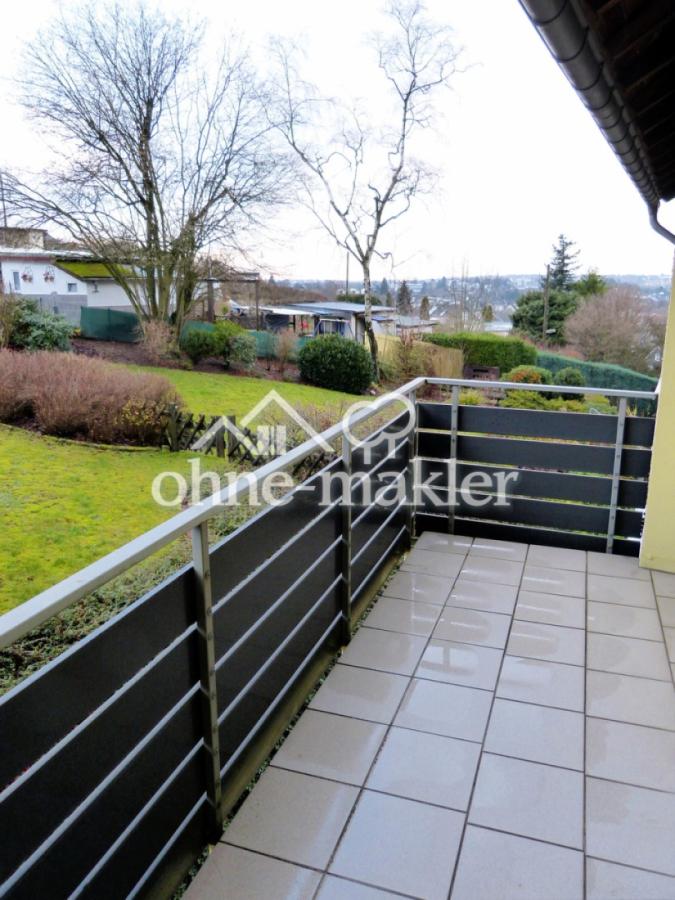 Balkon mit Blick in den Garten